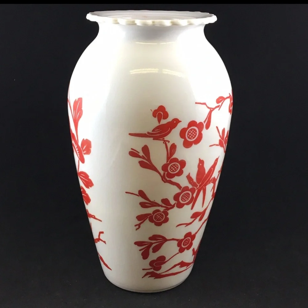 VTG 1940s White & Red Anchor Hocking
Vitrock Milk Glass
Flowers Birds EUC - Picture 5 of 8